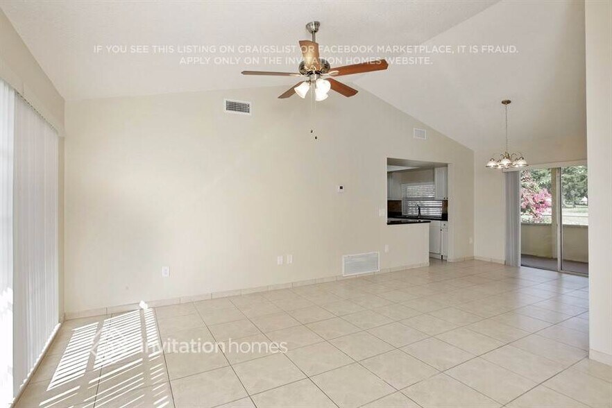 Building Photo - 350 NW 99th Way
