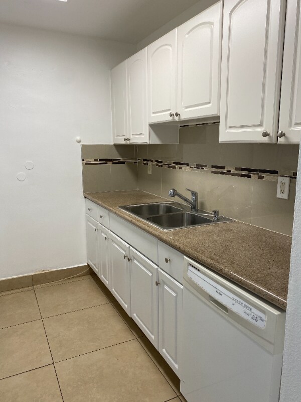 Building Photo - 4975 SW 129th Ct