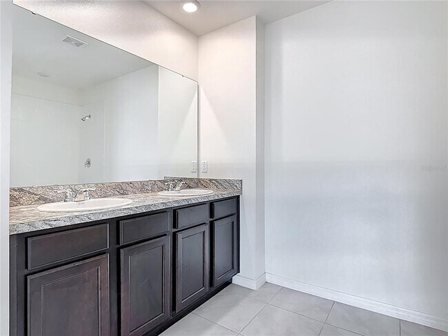 Building Photo - 1808 Post Oak Dr