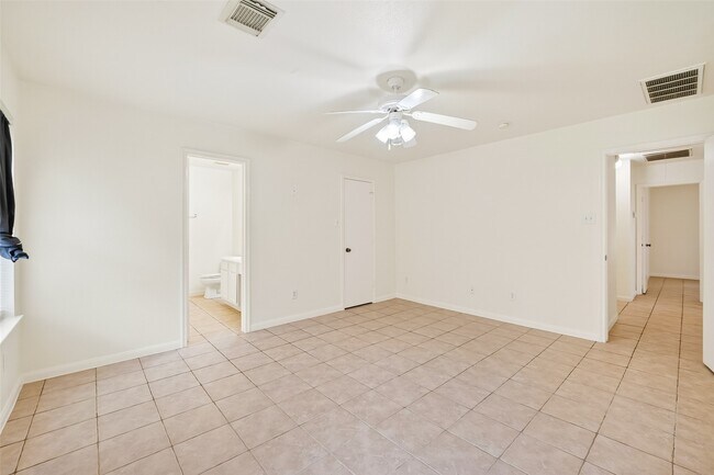 Building Photo - 10426 Briar Patch St
