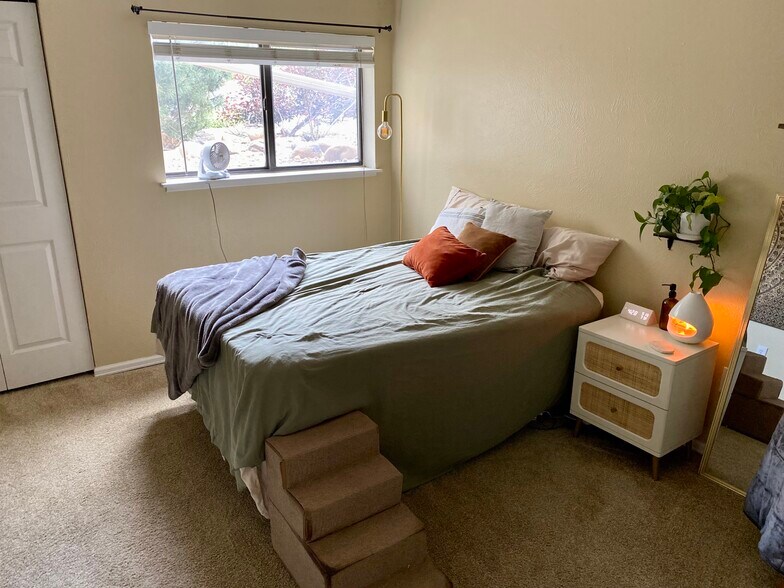 Building Photo - 20 S Boulder Cir