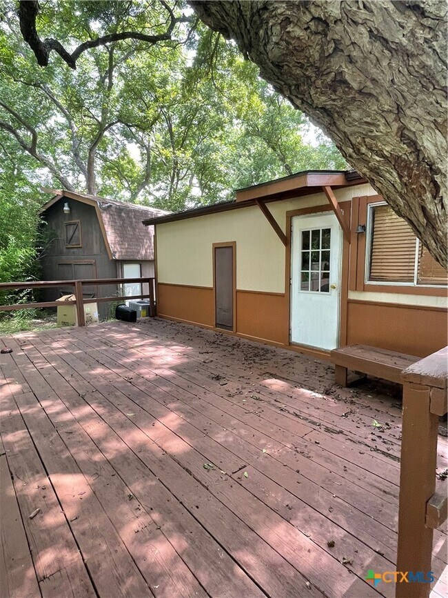 Building Photo - 653 Scarbourough