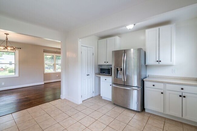 Building Photo - Charming Renovated 2BR Home in Revolution Park – Minutes from Uptown Charlotte!