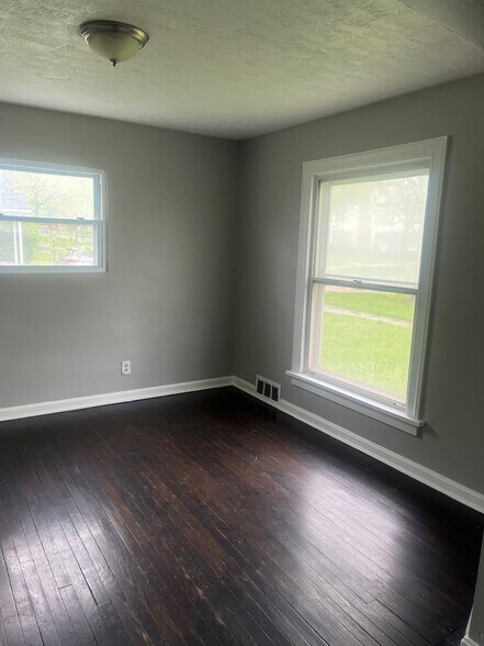 Building Photo - 16713 Scottsdale Blvd