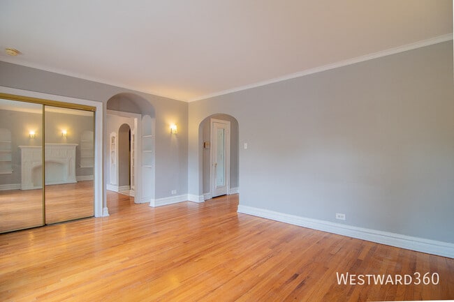 Building Photo - 1620 W Farwell Ave