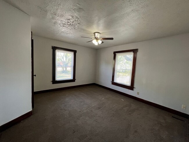 Building Photo - MOS - 29-31 S. Ardmore Ave.