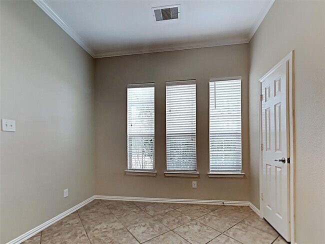 Building Photo - 5206 Southern Orchard Ln