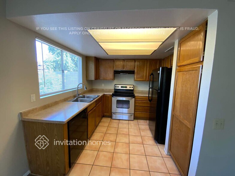 Building Photo - 6946 W Nicolet Ave