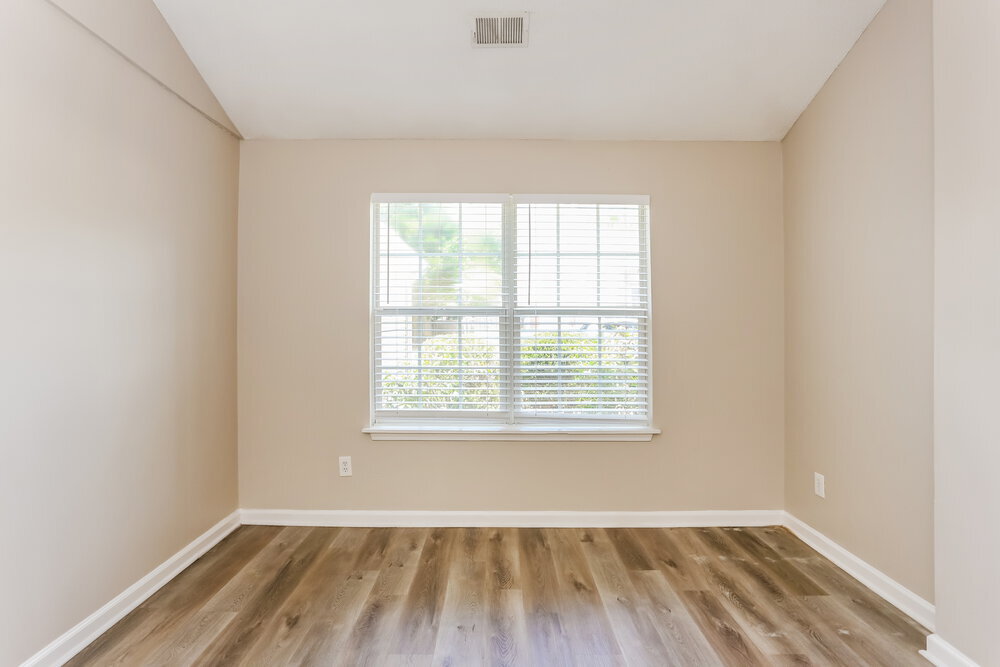 Building Photo - 5407 Sweetsprings Dr SW
