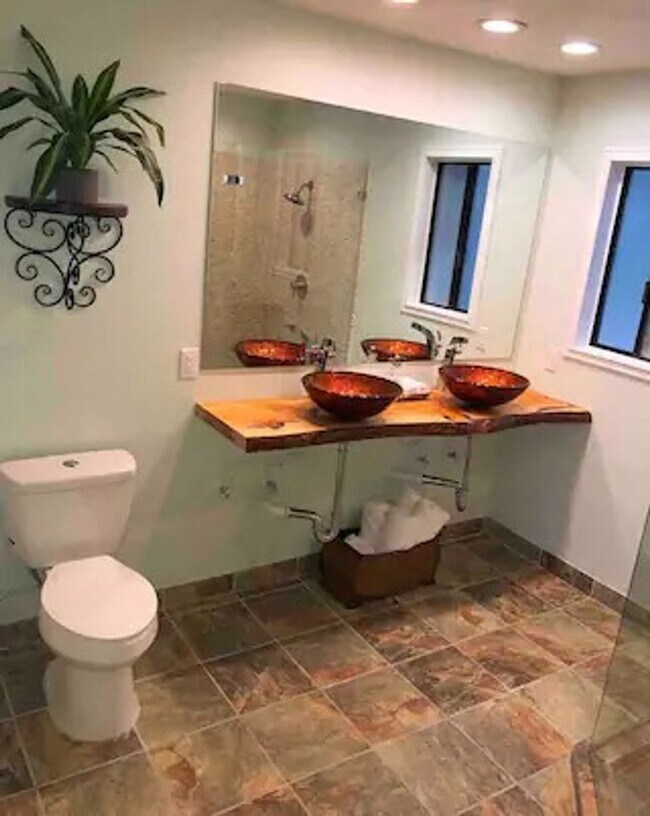 Building Photo - Great Contemporary Lake View Home above Burnt Mill Beach Club