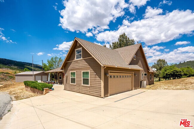 Building Photo - Furnished 4BR Mountain View Home with Garage