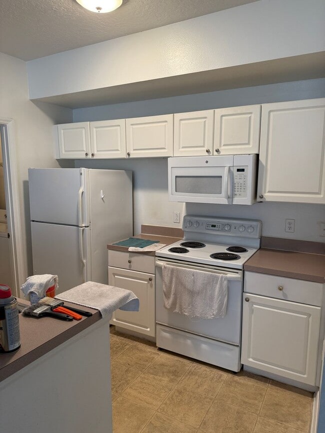 Building Photo - 1 bed 1 bath condo in Metrowest