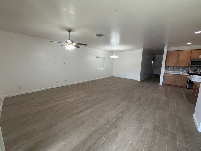 Building Photo - 21391 W Monte Vista Rd