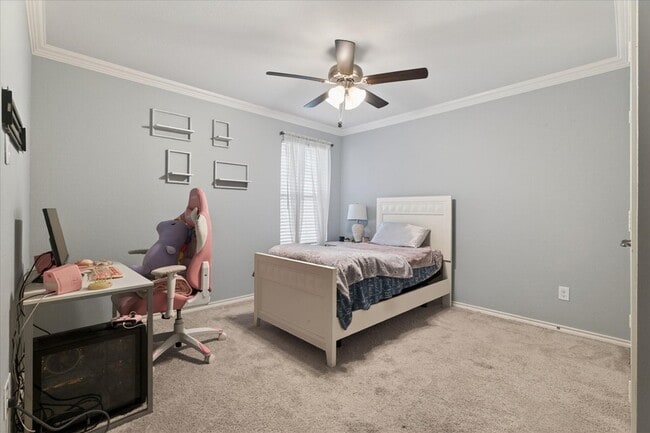 Building Photo - 628 Presidio St