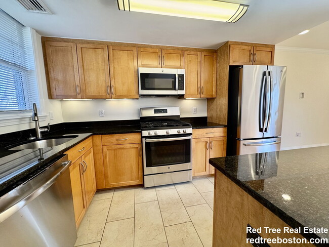 Building Photo - 146 Independence Dr