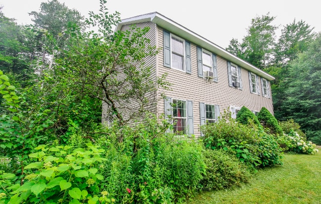 Building Photo - 1180 N Rd