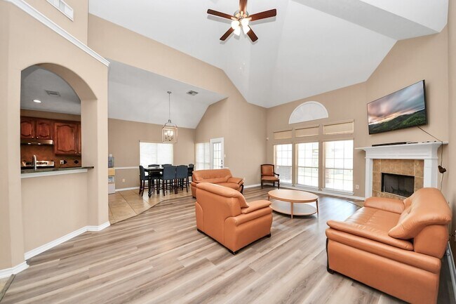 Building Photo - 706 River Delta Ln