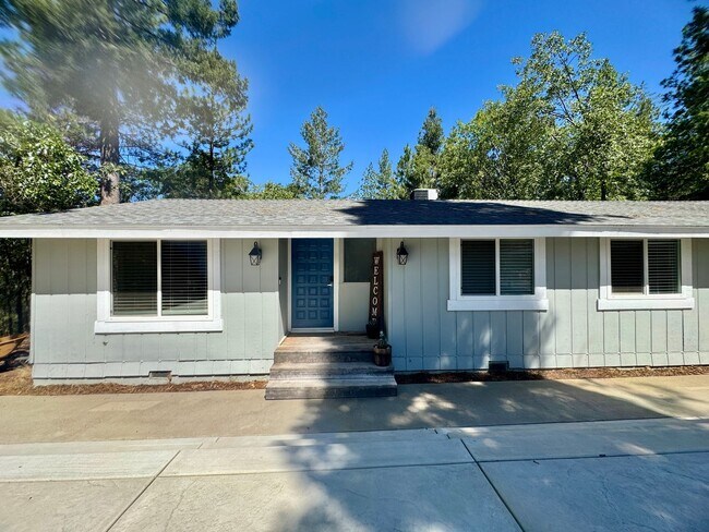 Building Photo - 4425 Sierra Springs Dr
