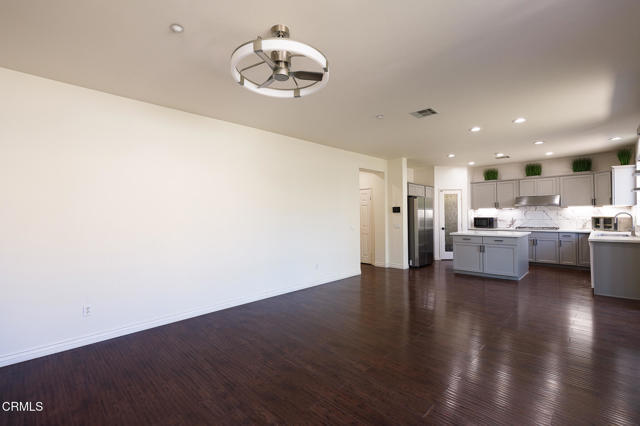 Building Photo - 778 Entrada Dr