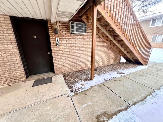 Building Photo - Moon Twp - Spacious 1 Bedroom 1 Bathroom -...