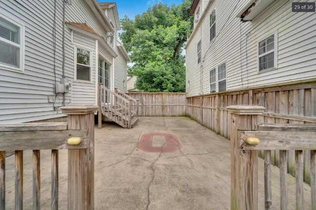 Building Photo - 2137 Indiana Ave