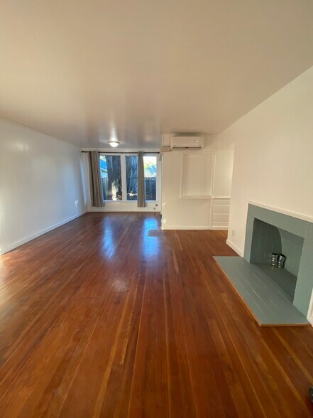 Living Room/Dining Room - 815 19th St