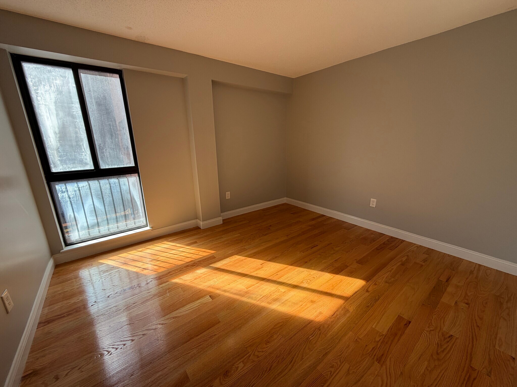 Building Photo - 1751 Beacon St