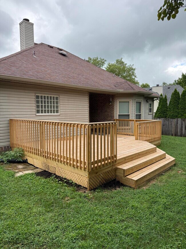 Building Photo - 3652 Fair Ridge Dr
