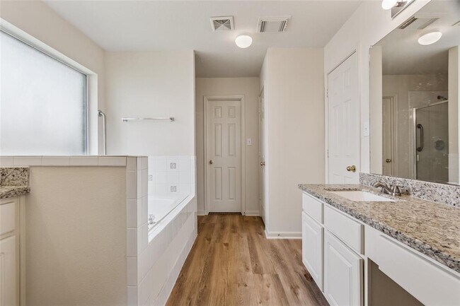 Building Photo - 1623 Brazos Gate Dr