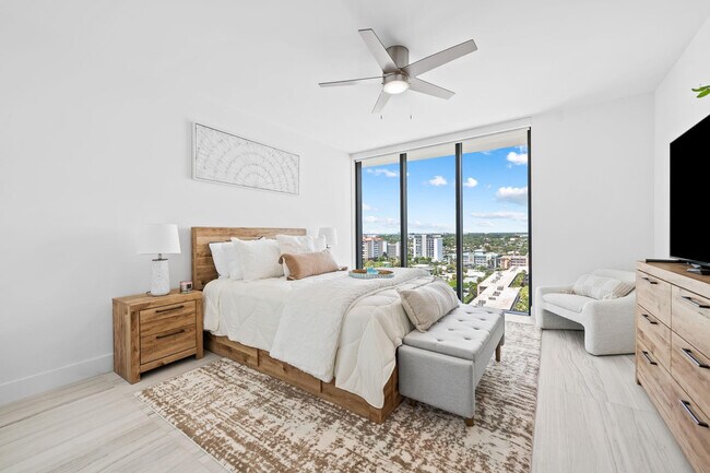 Building Photo - 730 N Ocean Blvd