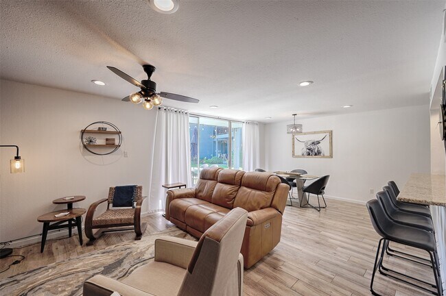 Building Photo - 12500 Melville Dr