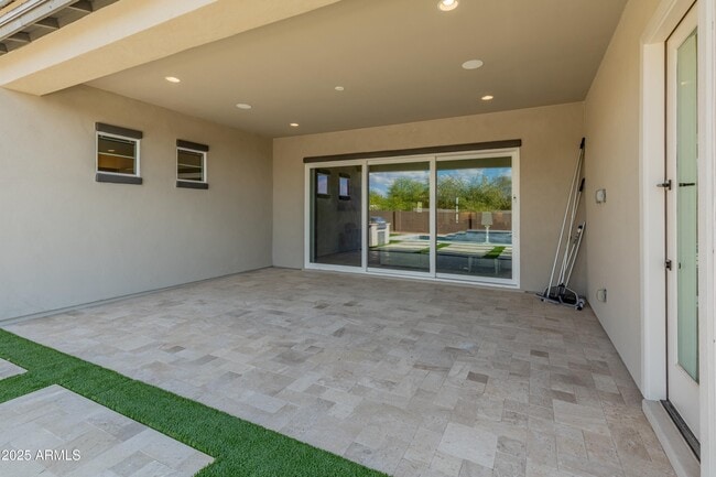 Building Photo - 4236 E Whisper Rock Trl