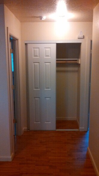 Building Photo - 729-729 NE Church St