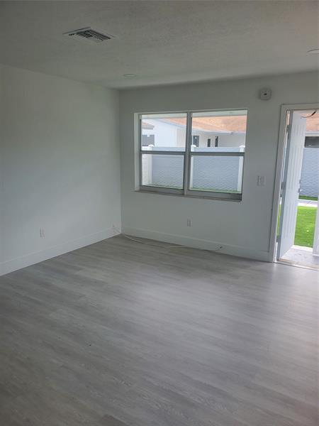 Building Photo - 3941 SW 51st St