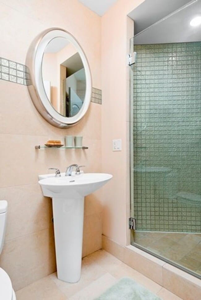 Building Photo - Stunning 3b3b Condo Unit in Highly Desired Lake Shore East