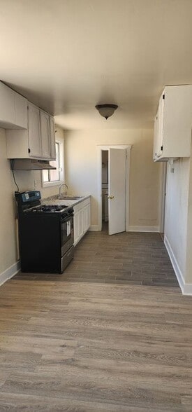 Building Photo - 6963 Tamarisk Ave
