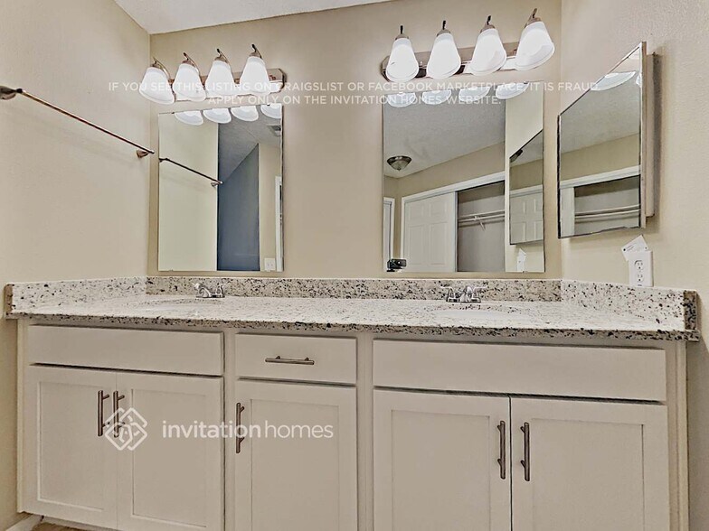 Building Photo - 411 Barrywood Ln