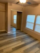 Building Photo - 240 Hollywood Blvd SE