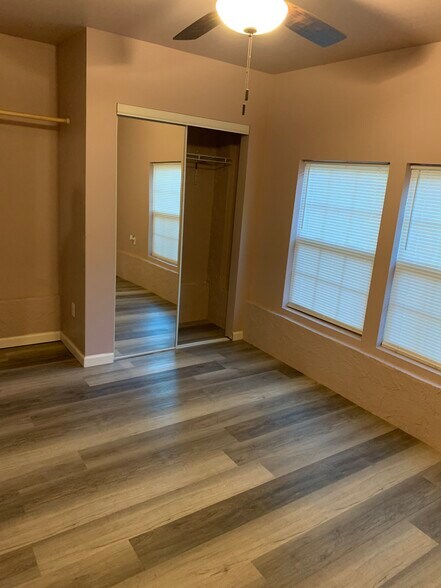 Primary Photo - 240 Hollywood Blvd SE