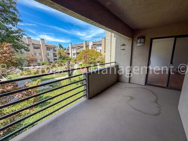 Building Photo - 39224 Guardino Dr