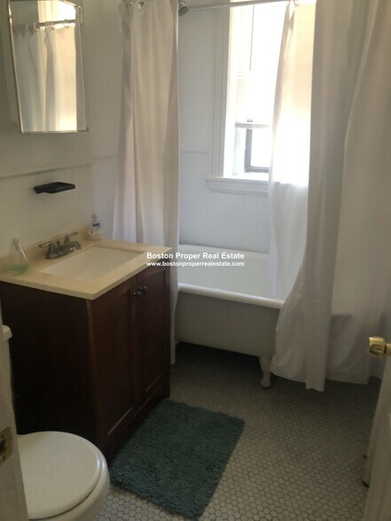 Building Photo - 64 Charlesgate E