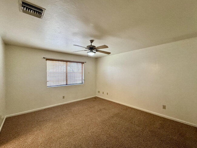 Building Photo - 4 bedroom 2 bath with W/D $1000 off September rent!!