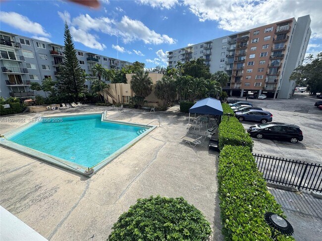 Building Photo - 1470 NE 125th Terrace