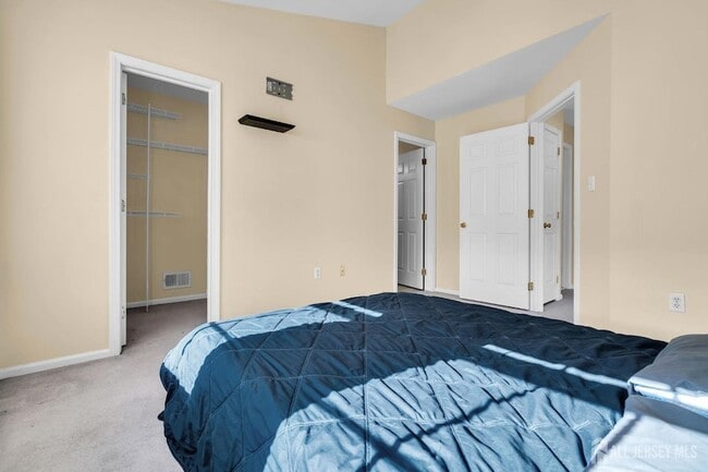 Building Photo - 63 Giera Ct