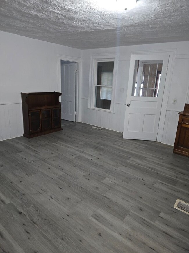 Building Photo - 3246 Haskins Rd