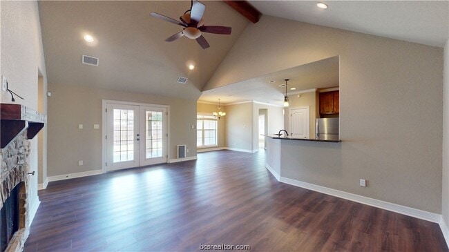 Building Photo - 3925 Devrne Dr
