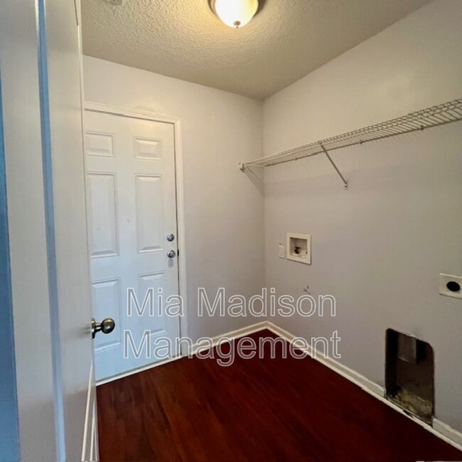 Building Photo - 275 Abigail Cir