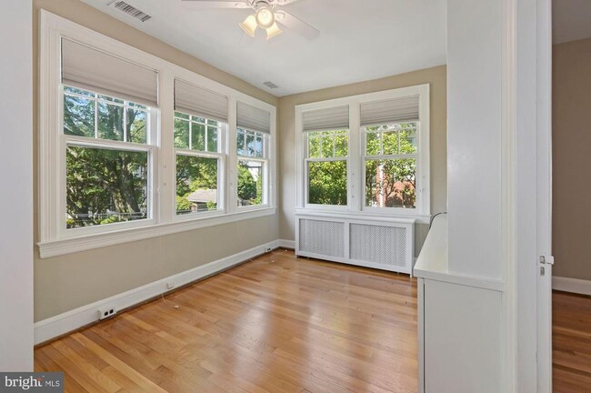 Building Photo - 3808 Veazey St NW