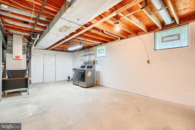 Building Photo - 1505 Westminster Ct