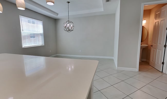 Building Photo - 895 Brutus Terrace